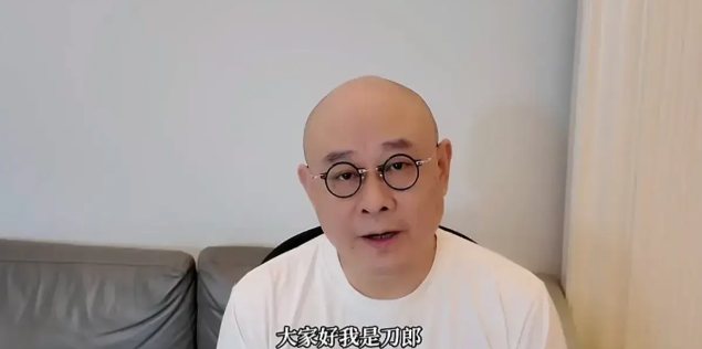刀郎現(xiàn)身澄清師徒解約：為云朵發(fā)聲保護(hù)