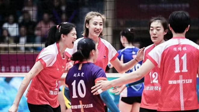 隨著天津3-0，上海3-1，中國(guó)女排超級(jí)聯(lián)賽積分榜更新，天津升第二