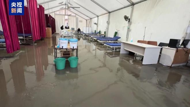 冬季大雨聚積流離失所者營地 加沙民眾處境愈發(fā)艱難