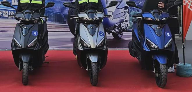通勤踏板又迎来一员猛将︱光阳KS125闪亮登场！