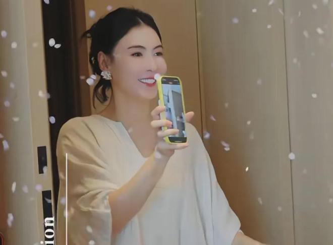 45岁张柏芝近照撞脸向太 分享和儿子相处日常