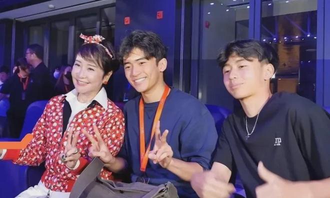 45岁张柏芝近照撞脸向太 分享和儿子相处日常