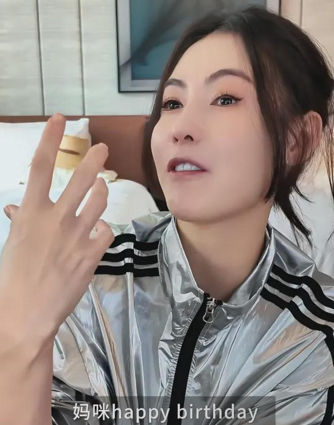 45岁张柏芝近照撞脸向太 分享和儿子相处日常