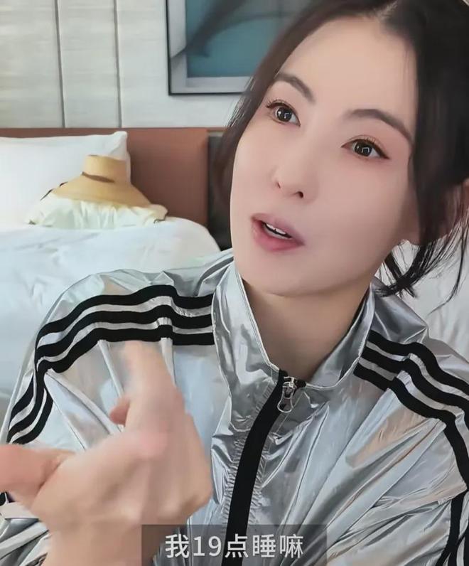 45岁张柏芝近照撞脸向太 分享和儿子相处日常