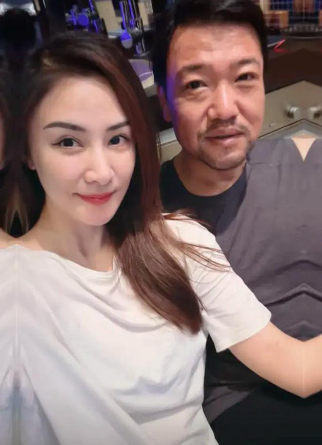 贾冰减肥瘦到脱相！妻子发声，网友：压力给到沈腾