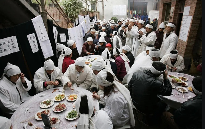 梦见给过世的亲人办丧事，一场心灵深处的告别仪式