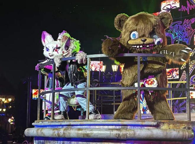 环球影城万圣节中式鬼魅来袭,员工冷脸成最意外恐怖元素