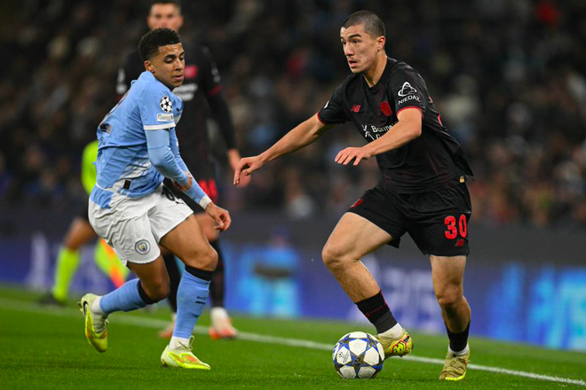 英德豪门欧冠对决 12.1亿战舰主场折戟吞连败