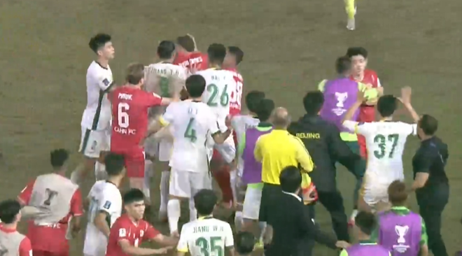 亚冠激战！20人互推，曹永竞染红，两回合内连番恶斗