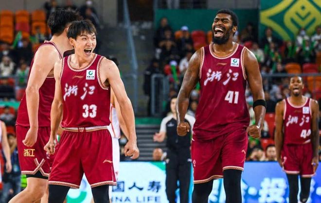 CBA第13轮：浙江男篮轻松碾压北控，北控表现成“灾难片”！