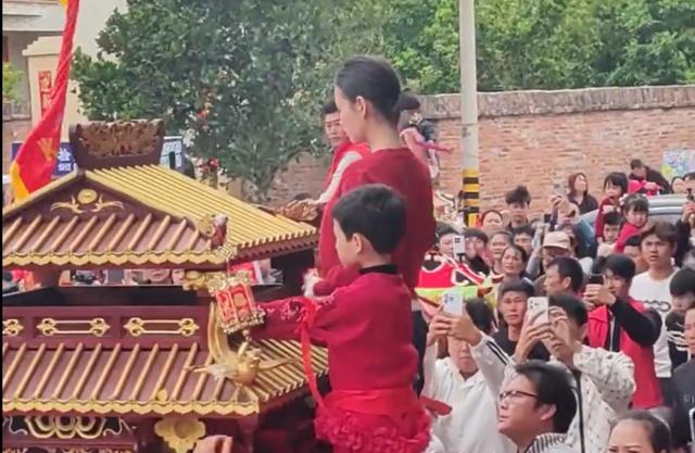 “妈祖被换女孩”7天涨粉超43万，妈祖商标已被注册；湛江曾对该事件发布通报