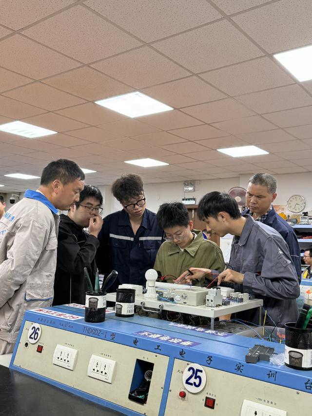 “揭秘！快手自助業(yè)務全網(wǎng)最低價平臺，你找到了嗎？”