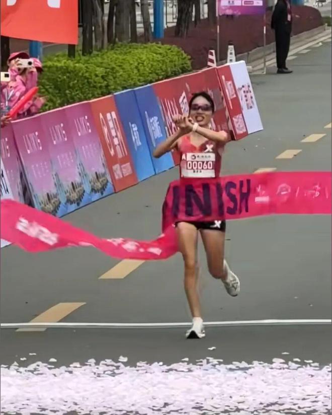 抖音24小时全自助平台，超低价体验真的香吗？