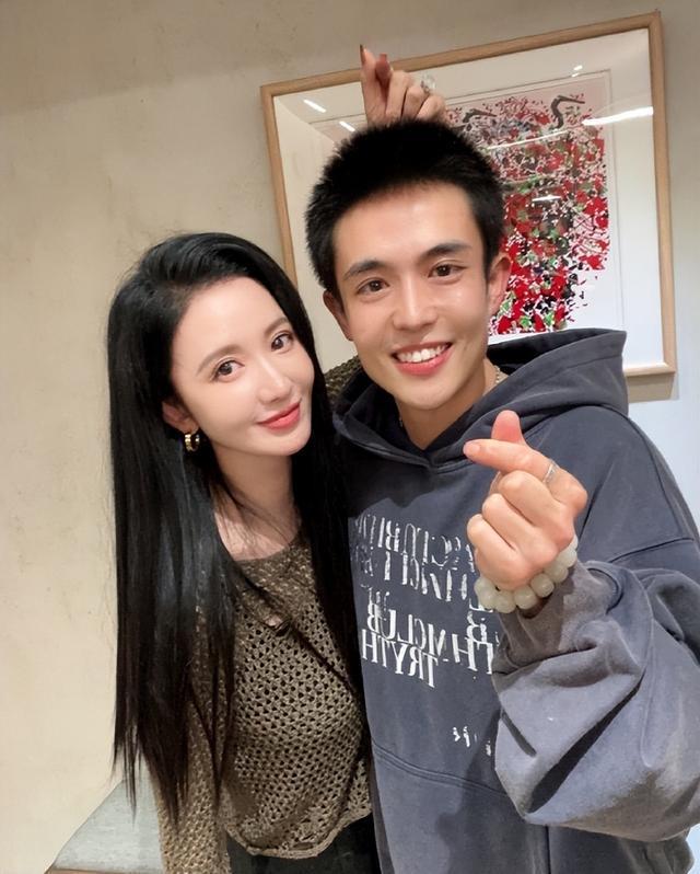 抖音涨播放量网站，低价策略揭秘？