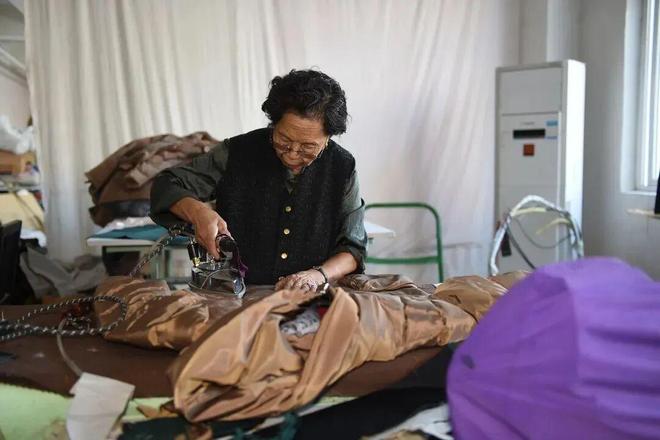 抖音免费涨点赞网站，真的靠谱吗？