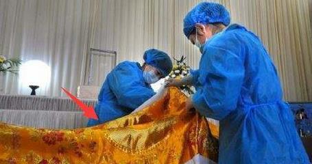 梦见死人盖了白布，灵魂深处的哀悼与净化