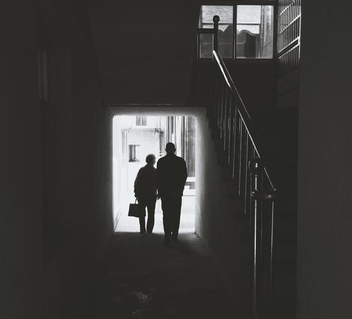 穿越梦境的温暖——梦到去世的爷爷奶奶向我走来