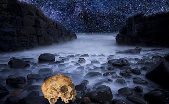 梦境背后的深意，晚上做梦梦见亲人死是怎么回事？