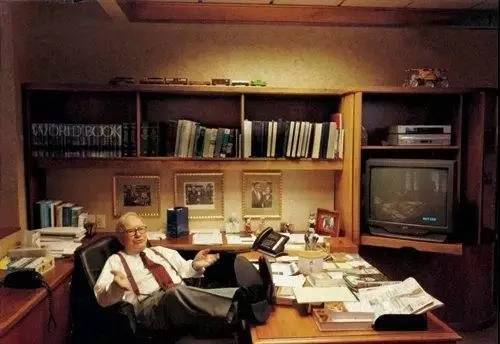 图片[1]-巴菲特16平米办公室、20多人总部的至简商道哲学 - 如意-如意