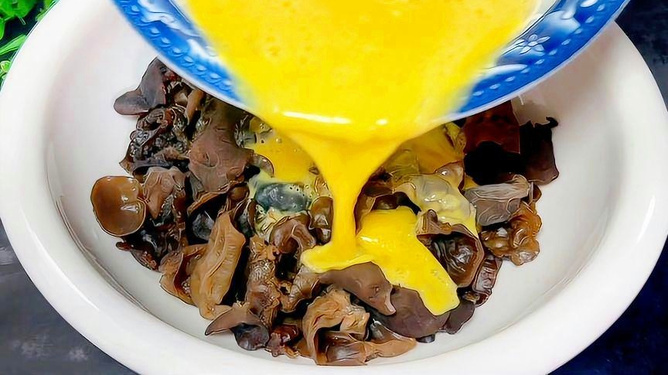 做梦梦到煮鸡蛋全是黄没有清，探索梦境中的象征与启示