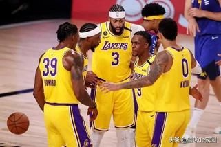 湖人快船抵制赛季继续|湖人两大巨头罢工，全队默默发财。 詹皇是怎么传这个队友的？