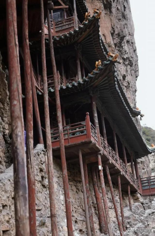 悬空寺：国家 AAAAA 级景区，1400 多年历史，佛道儒三教合一，惊险奇巧堪称世界一绝