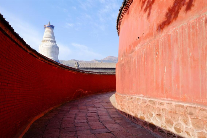 五台山：佛教名山之首，95 处寺院尽显历史文化魅力