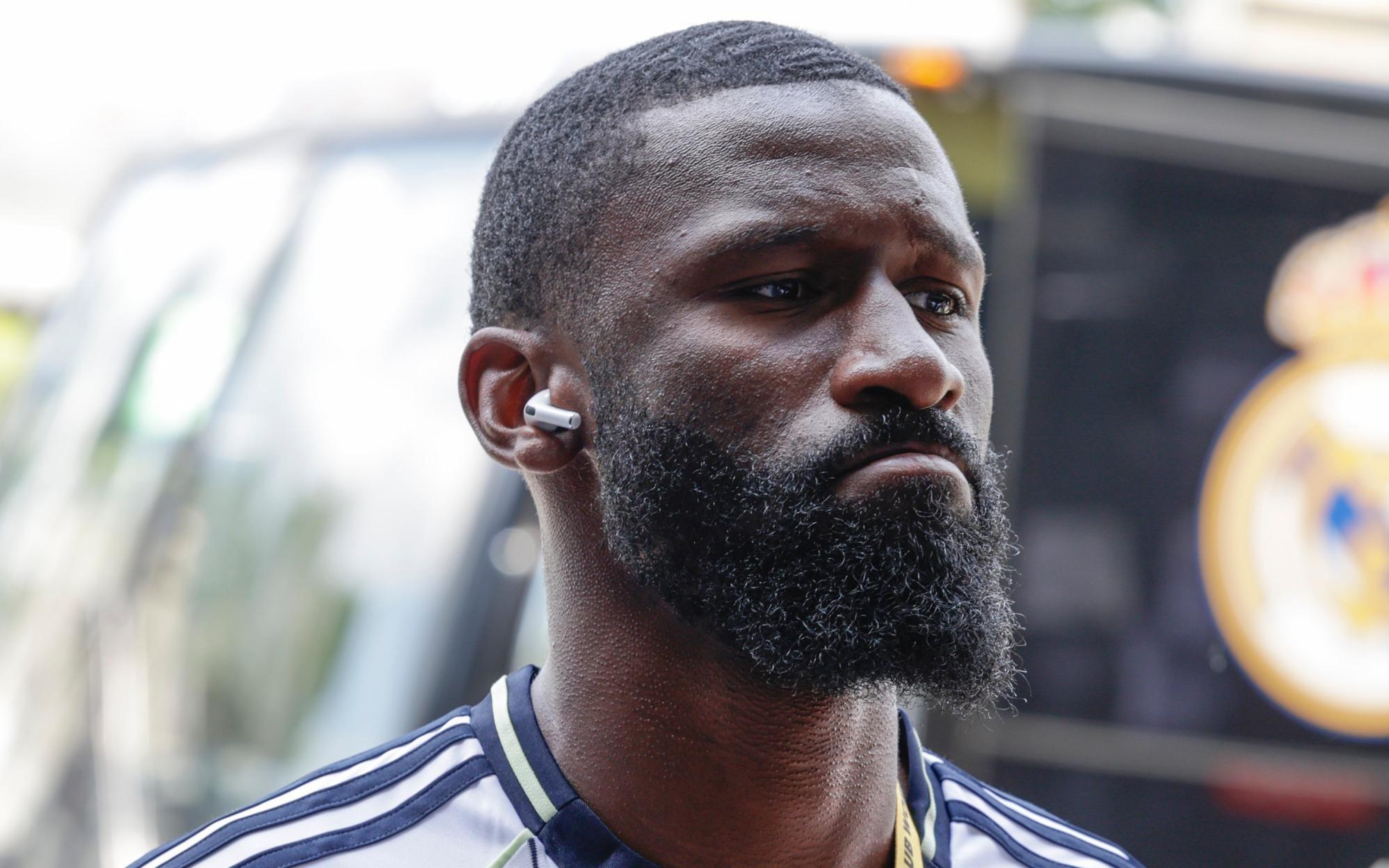 马卡：吕迪格和皇马的续约暂时被搁置，但双方都有意继续合作