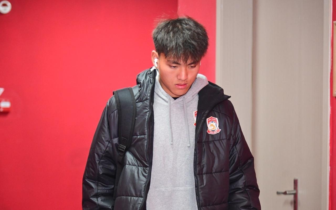 4-2，国青再创历史，半决赛对阵越南，李昊玩心理，成功拯救队友