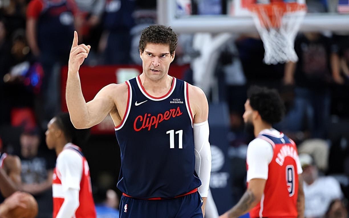 偶尔顶顶可能还行，但快船还是不能对内线老将有太多的指望？