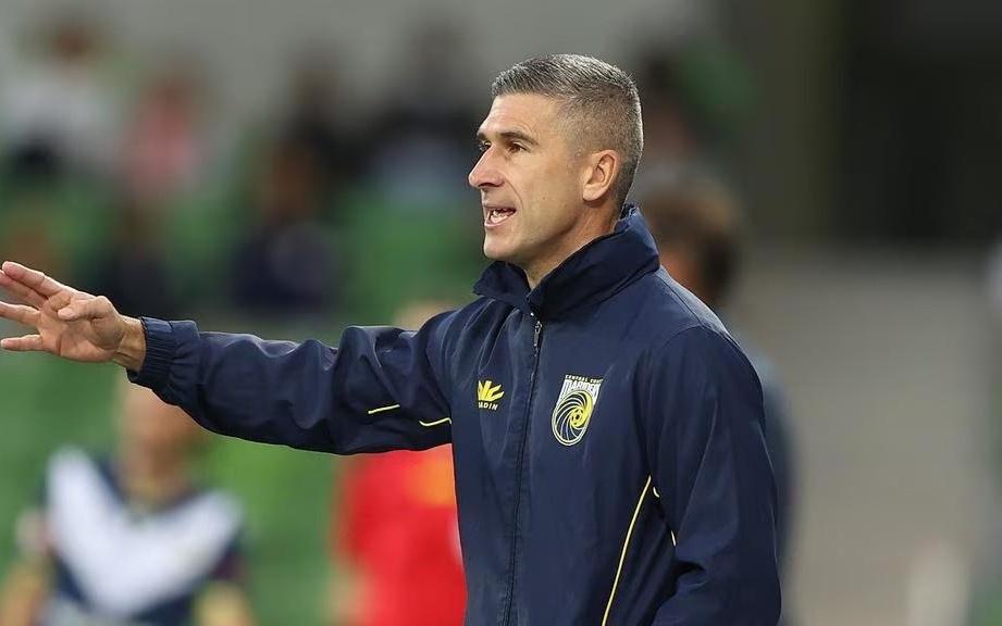 记者：蒙哥马利已签字只待周金辉确认，他已深度参与国安引援