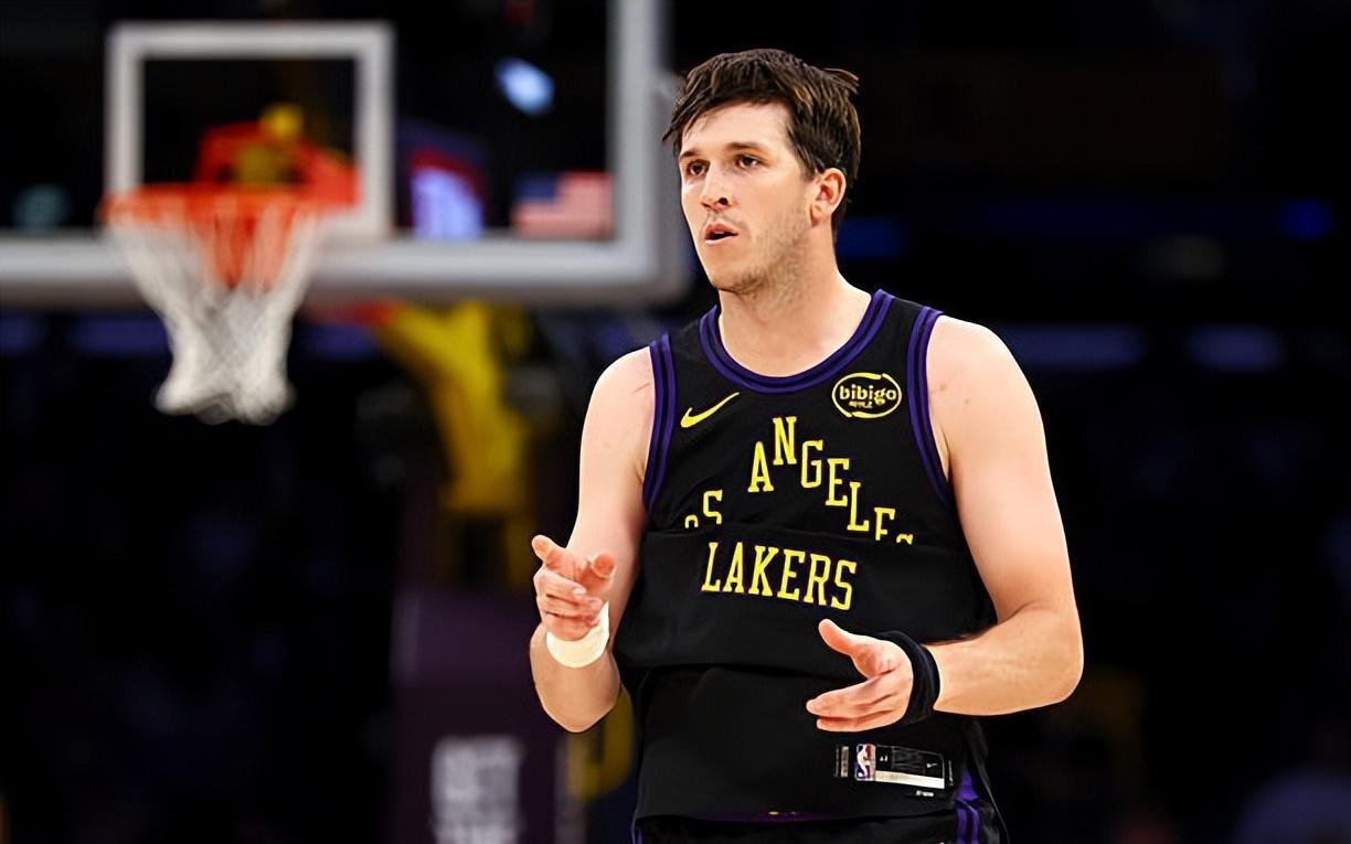 詹姆斯不在的情况下，湖人后场大将的表现反而有了显著的提升？