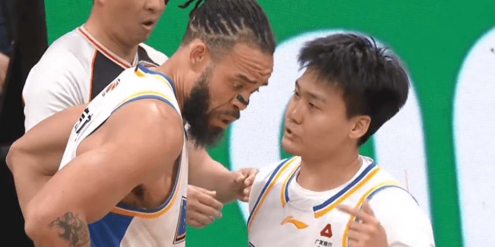 赵睿34分北京终结辽宁6连胜 赵继伟26分麦基6分