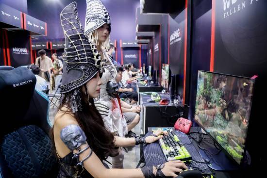 玩家体验游戏操作