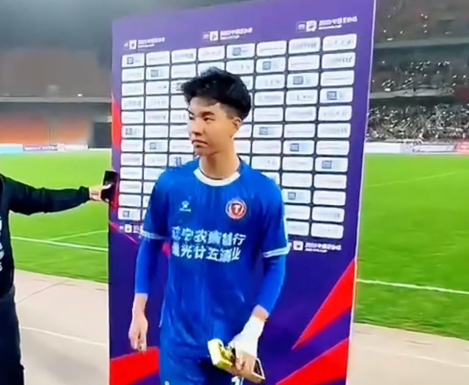 德转确认：辽宁铁人新星张家鸣租借加盟塞尔维亚沃日多瓦茨