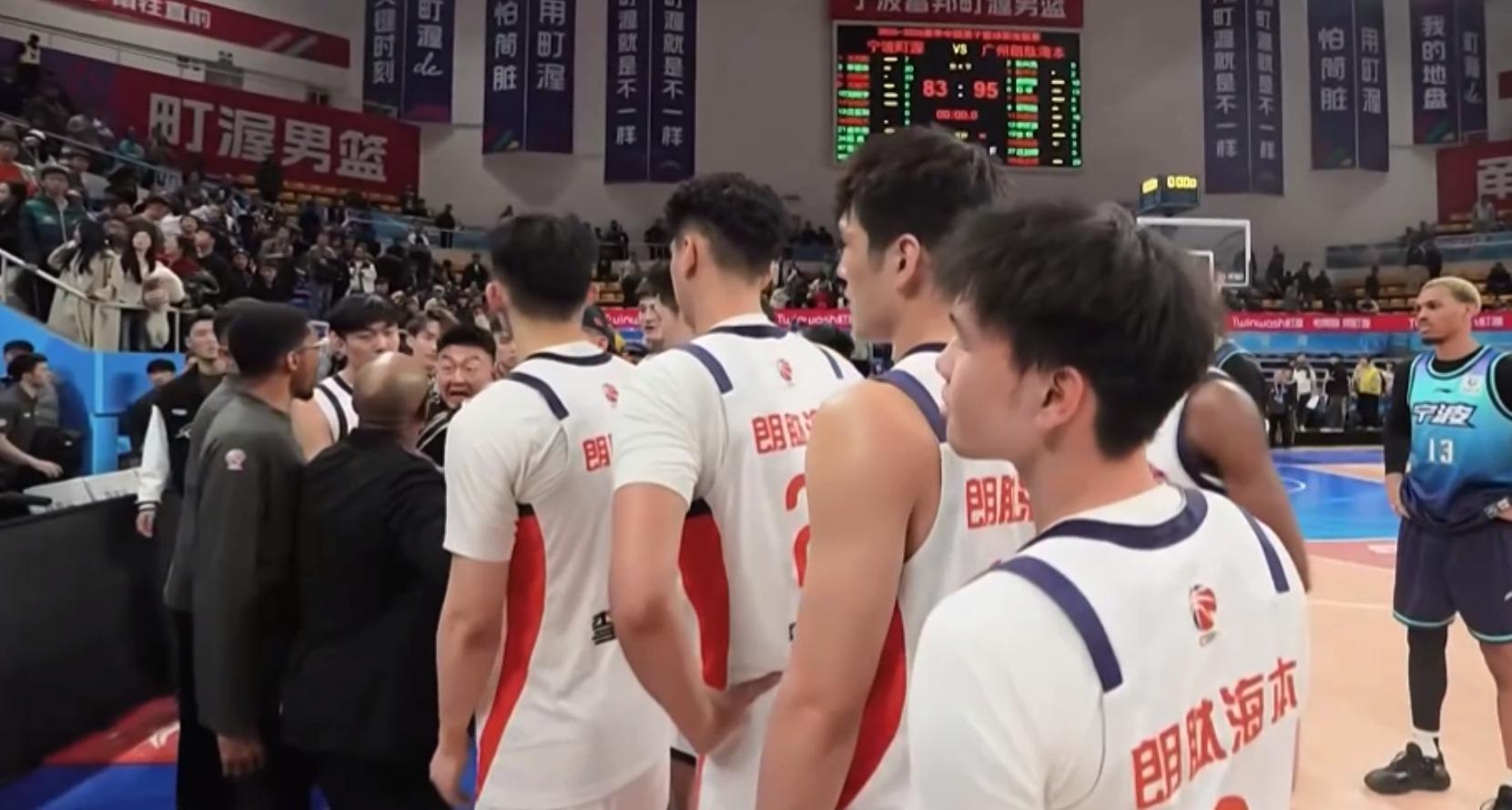 差点大打出手！又有国手乱开地图炮，引发赛后冲突，恐遭CBA重罚