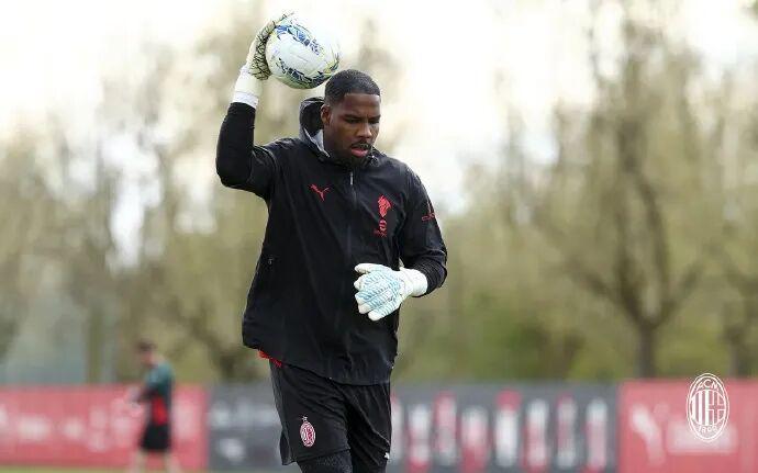 徽声在线丨迈尼昂托莫里归队合练，莱奥复出时间待定