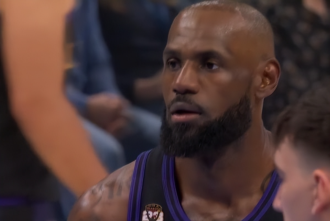 伪强队？东契奇打铁，里夫斯艾顿失误，湖人被卫冕冠军压着打