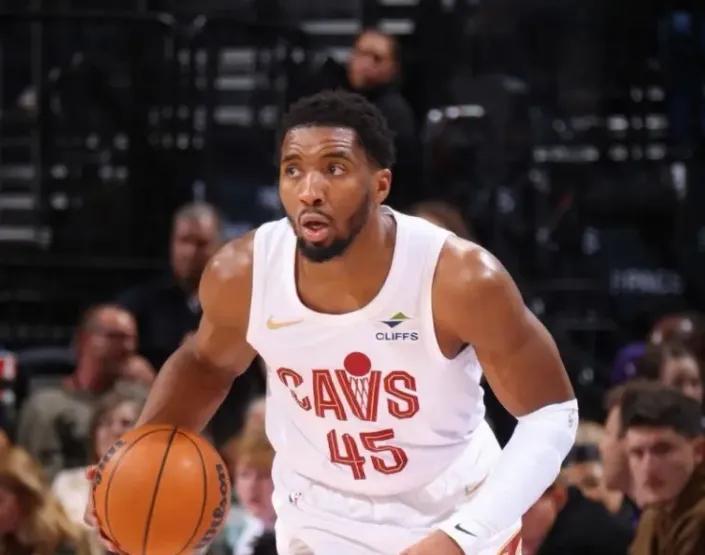 骑士新体系初露锋芒！米切尔哈登共舞，防守隐患待解