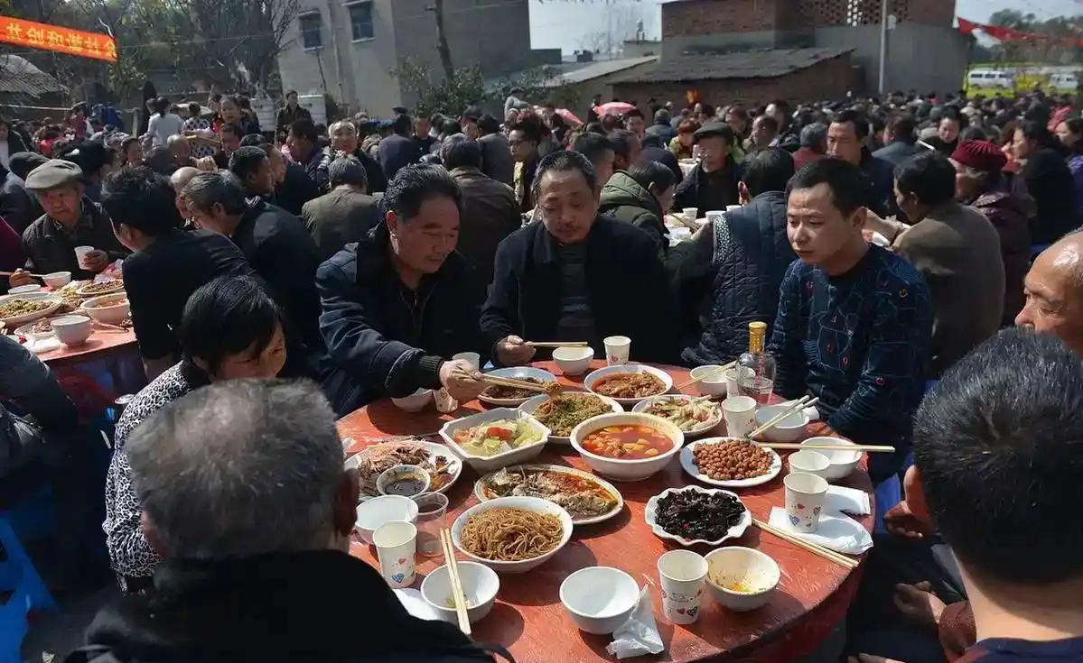 农村酒席新规全面落地！三类酒席被禁，违规必罚，多地已行动