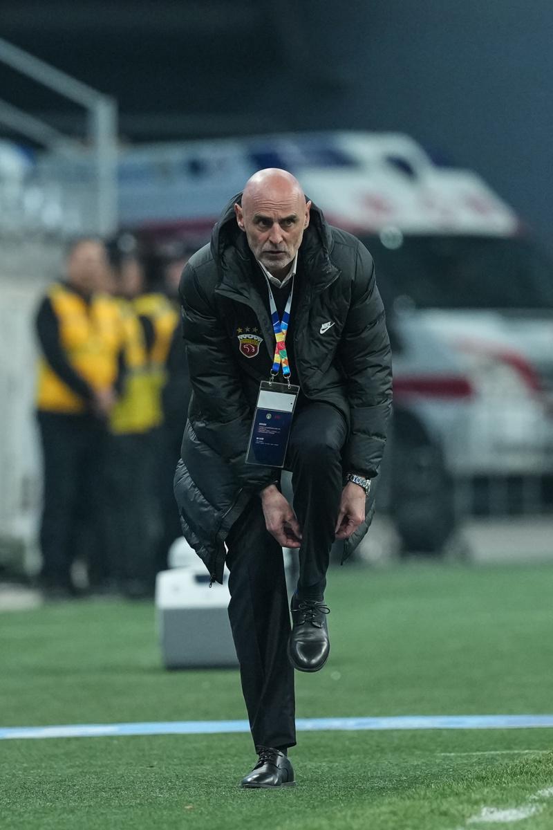 申花德比战大胜海港！媒体热议：海港伤病缠身，申花强势崛起