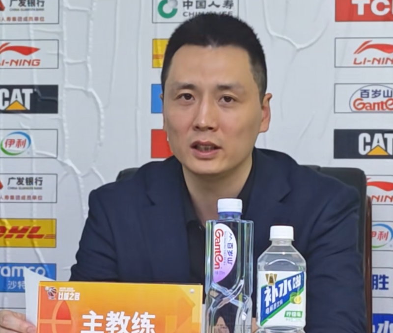 上海胜新疆赛后发布会！卢伟感冒仍强调健康至上！