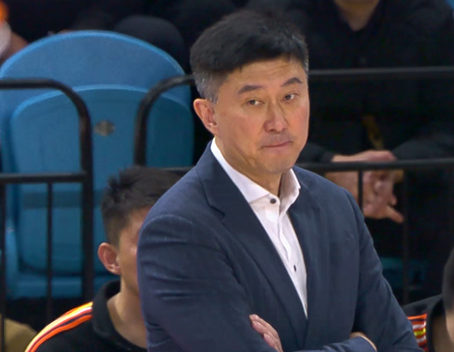 广东队重磅官宣！2米11内线悍将加盟，杜锋争冠再添利器