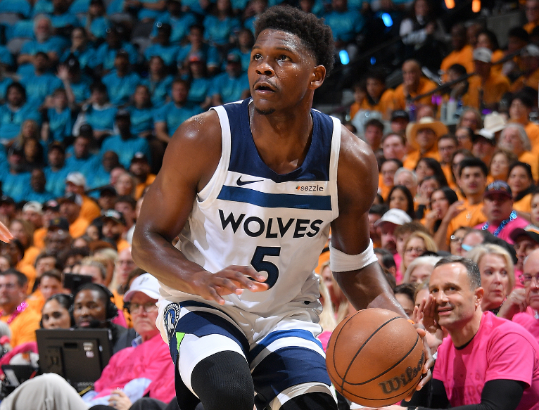 NBA官方盛赞！爱德华兹火线复出砍18分 末节半节11分率队逆转