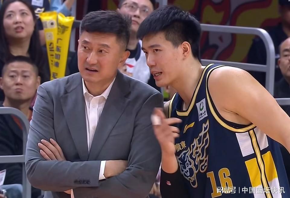 广东男篮将帅不合！焦泊乔离队意图明显被弃用，休赛期或寻求转会