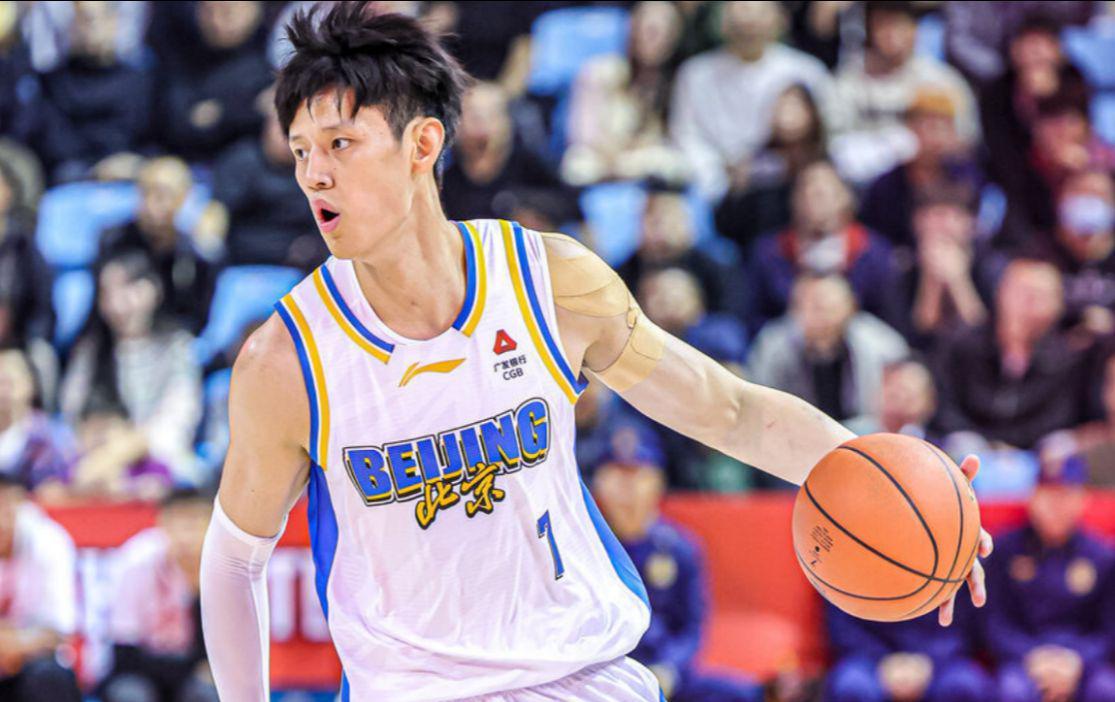 5中1+负18分！北京锋线新星对位完败俞泽辰，球迷：球商堪忧