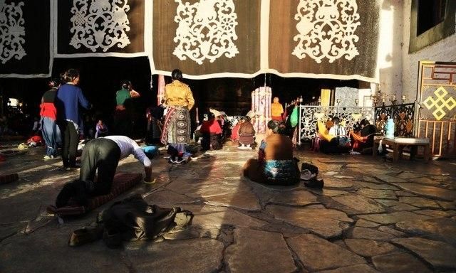 西藏拉萨这座1300多年的古老寺院 你去晒过太阳吗 网易订阅 西藏拉萨这座1300多年的古老寺院 你去晒过太阳吗 网易订阅